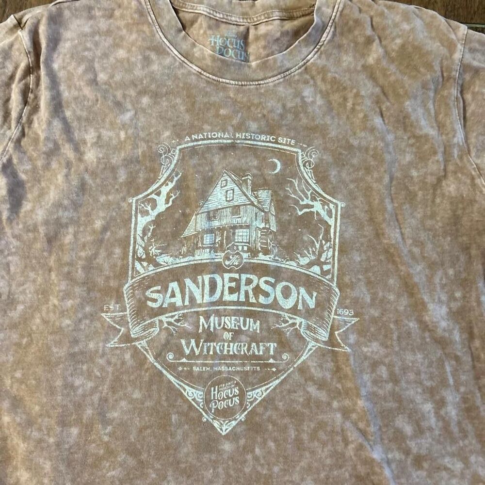 Women’s L Disney Hocus Pocus Sanderson Museum Witchcraft Acid Wash Graphic Tee